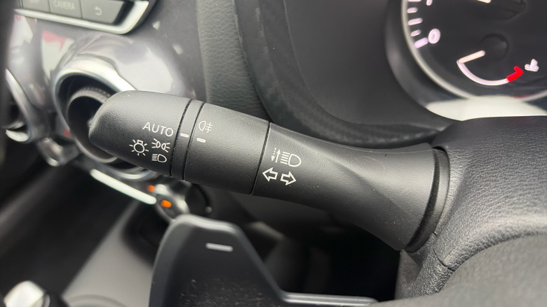 Nissan Juke 1.0 DiG-T 114 N-Connecta 5dr DCT Petrol Hatchback